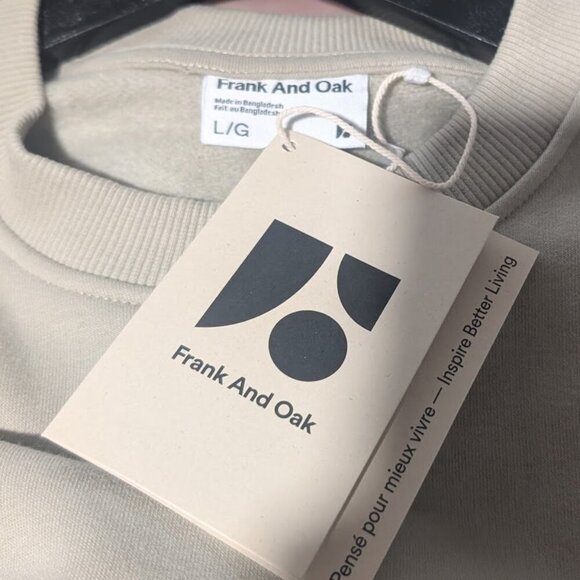 Frank and Oak | The Soft Crewneck Sweatshirt In Green - Picture 5 of 10